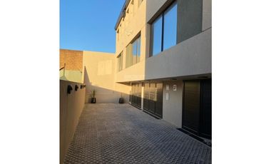 VENTA EN BLOCK DE EXCELENTES LOCALES SOBRE BOULEVARD