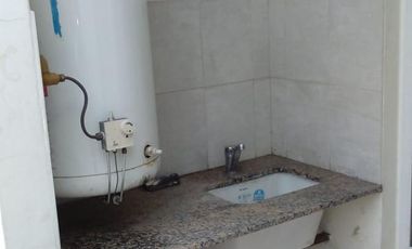 EXCELENTE DEPTO. EN PLANTA ALTA DE DOS AMB. CON PATIO Y LAVADERO