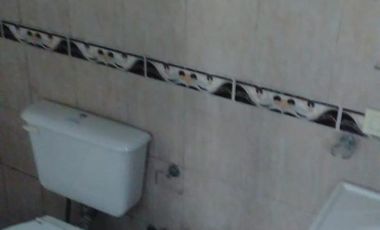 EXCELENTE DEPTO. EN PLANTA ALTA DE DOS AMB. CON PATIO Y LAVADERO