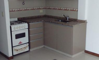 EXCELENTE DEPTO. EN PLANTA ALTA DE DOS AMB. CON PATIO Y LAVADERO