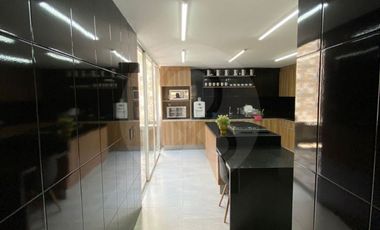 Casa en venta en Lomas de Tecamachalco