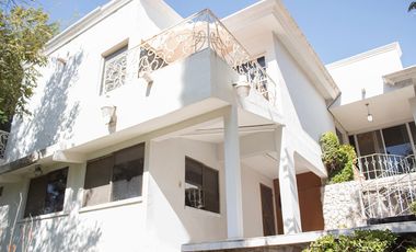 CASA EN VENTA EN LAS ROSAS