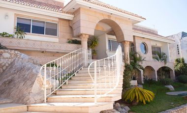 CASA EN VENTA EN LAS ROSAS