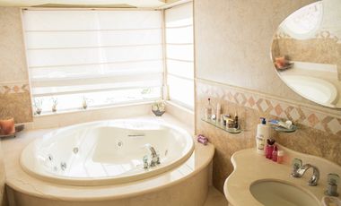 CASA EN VENTA EN LAS ROSAS