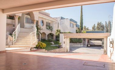 CASA EN VENTA EN LAS ROSAS