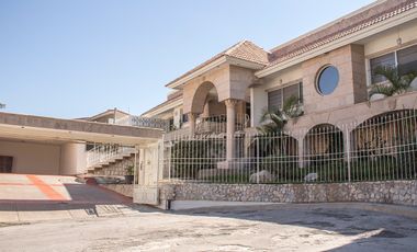 CASA EN VENTA EN LAS ROSAS