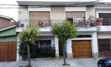 CASA 4 AMB. AMPLIOS CON FONDO
