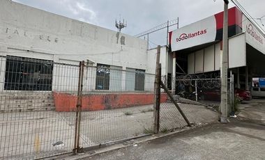 Bodega sobre Av. 5 de Feb