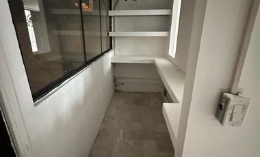 Bodega sobre Av. 5 de Feb