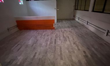Bodega sobre Av. 5 de Feb