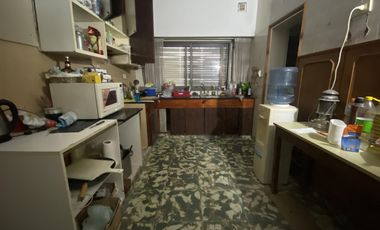 VENTA CHALET DE 4 DORMITORIOS CON 1.000M2 A RECICLAR
