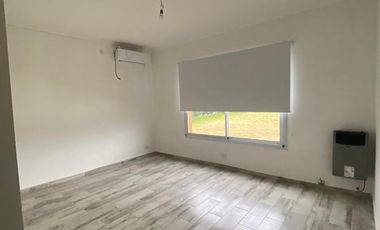 Casa en venta con renta - Barrio Santa Inés, Canning