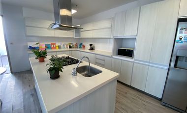 SE VENDE CASA DE 5 HABITACIONES EN SECTOR JARDIN, SANTA MARTA