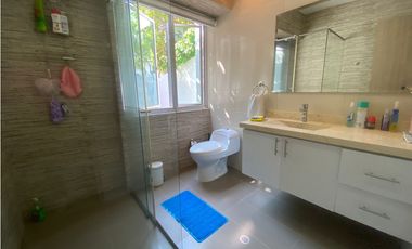 SE VENDE CASA DE 5 HABITACIONES EN SECTOR JARDIN, SANTA MARTA