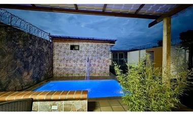 Casa campestre con piscina en venta - Santa Elena El Cerrito Valle