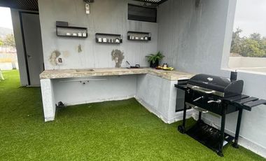 Casas en Borboleta junto al bosque de la primavera