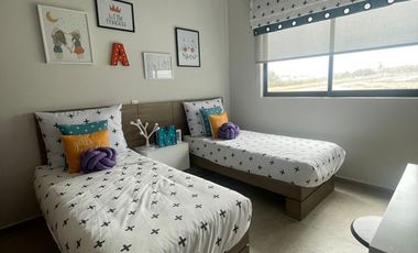 Casas en Borboleta junto al bosque de la primavera