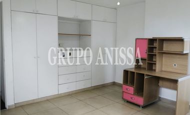 Se Vende Apartamento en Marbella.