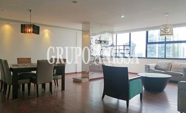 Se Vende Apartamento en Marbella.