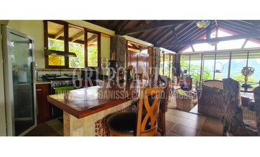 Se Vende Hermosa Casa en Altos del Maria COD. 448----