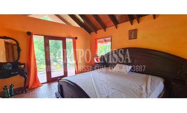 Se Vende Hermosa Casa en Altos del Maria COD. 448----