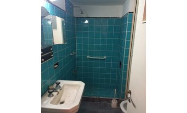 MOGOTES; CHALET ANTIGUO DE 3 AMB. CON JARDIN.-