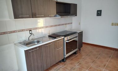 Casa en renta en Miguel Hidalgo Resid. Alamillos atras de Nissan Mega de A.López Mateos