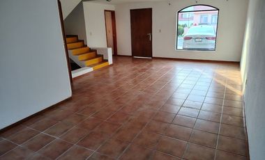Casa en renta en Miguel Hidalgo Resid. Alamillos atras de Nissan Mega de A.López Mateos