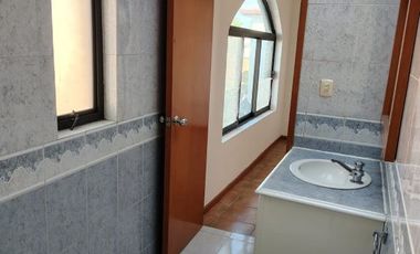 Casa en renta en Miguel Hidalgo Resid. Alamillos atras de Nissan Mega de A.López Mateos