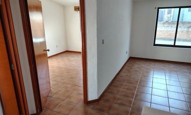 Casa en renta en Miguel Hidalgo Resid. Alamillos atras de Nissan Mega de A.López Mateos