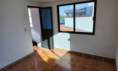 Casa en renta en Miguel Hidalgo Resid. Alamillos atras de Nissan Mega de A.López Mateos