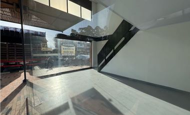 SE VENDE LOCAL COMERCIAL EN LA CEJA MALL CANTARRANA