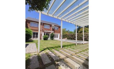 VENTA CHALET 4 AMBIENTES