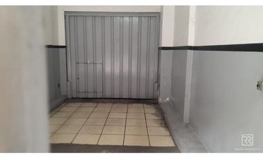 VENTA COCHERA CUBIERTA CENTRO
