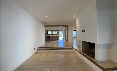 VENTA CASA 3 AMBIENTES CON QUINCHO