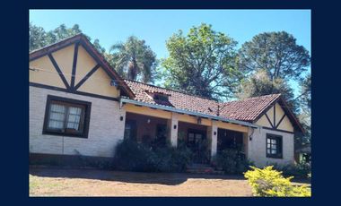 Oportunidad Única! Se Vende Casa Estilo Colonial en terreno de 14.958 mts.