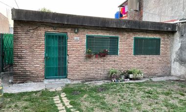 Casa 4 Amb. En Venta Oportunidad - Libertad, Merlo