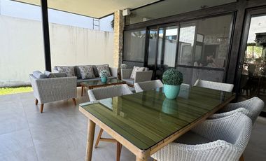 Casa en Renta amueblada, paneles, Privada Allegra, Sta Gertrudis , Cabo  Norte
