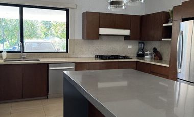 Casa en Renta amueblada, paneles, Privada Allegra, Sta Gertrudis , Cabo  Norte