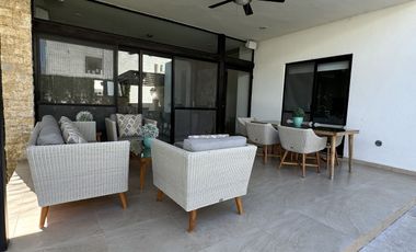 Casa en Renta amueblada, paneles, Privada Allegra, Sta Gertrudis , Cabo  Norte