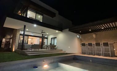 Casa en Renta amueblada, paneles, Privada Allegra, Sta Gertrudis , Cabo  Norte