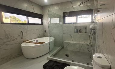 CASA ÚNICA EN VENTA EN RESIDENCIAL VIA CUMBRES CANCUN COLDWELL BANKER