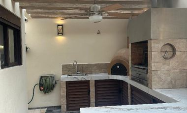 CASA ÚNICA EN VENTA EN RESIDENCIAL VIA CUMBRES CANCUN COLDWELL BANKER