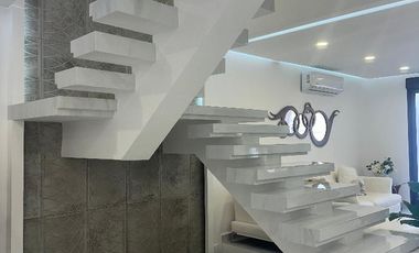 CASA ÚNICA EN VENTA EN RESIDENCIAL VIA CUMBRES CANCUN COLDWELL BANKER
