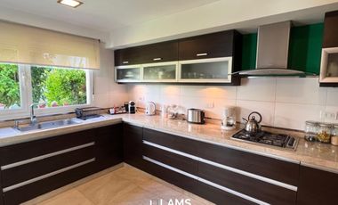 Casa Reciclada de 4 ambientes con parque - Venta - Zona Mogotes