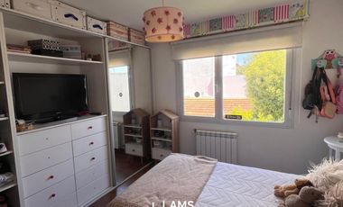 Casa Reciclada de 4 ambientes con parque - Venta - Zona Mogotes