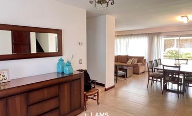 Casa Reciclada de 4 ambientes con parque - Venta - Zona Mogotes