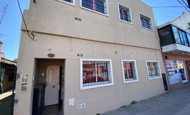En Alquiler | Ultimo Departamento de 2 Ambientes disponible en el Edificio - Planta Alta al Frente -Moreno Centro |