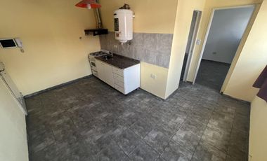 En Alquiler | Ultimo Departamento de 2 Ambientes disponible en el Edificio - Planta Alta al Frente -Moreno Centro |