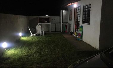 Casa en venta - 3 Dormitorios 1 Baño - Cocheras - 80Mts2 - Mar del Tuyú